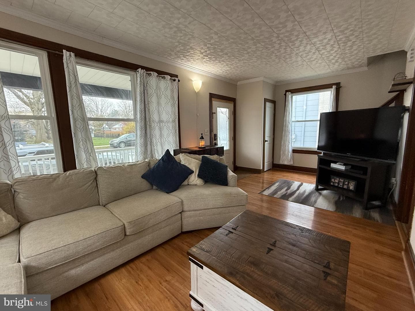 425 E Maple Street photo 11