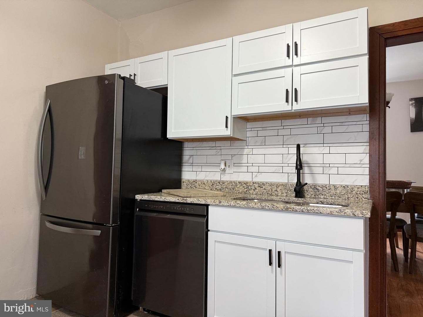 425 E Maple Street photo 3