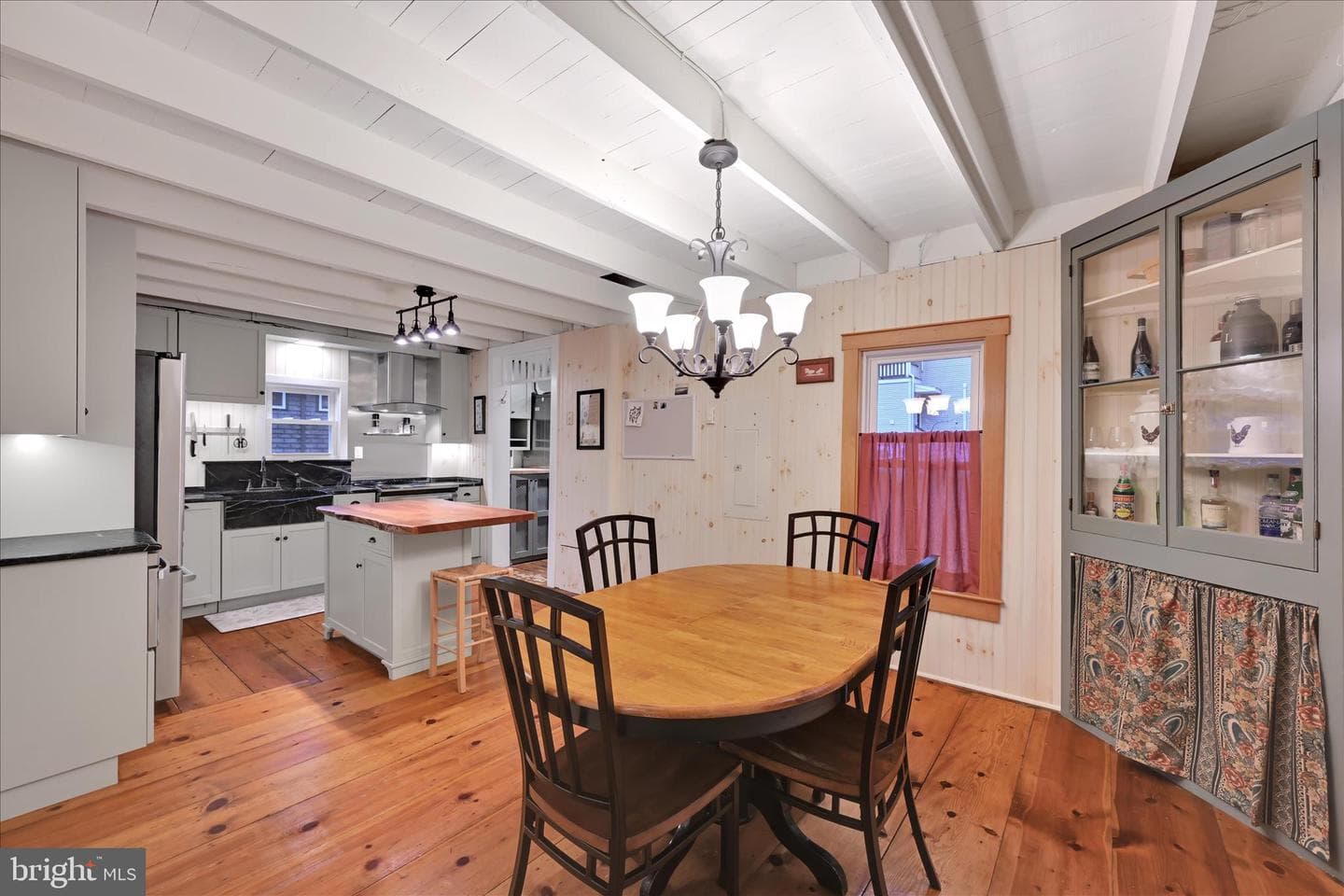 609 6th St photo 13