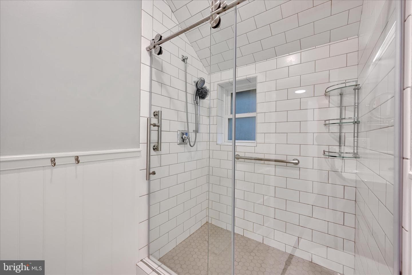 609 6th St photo 26