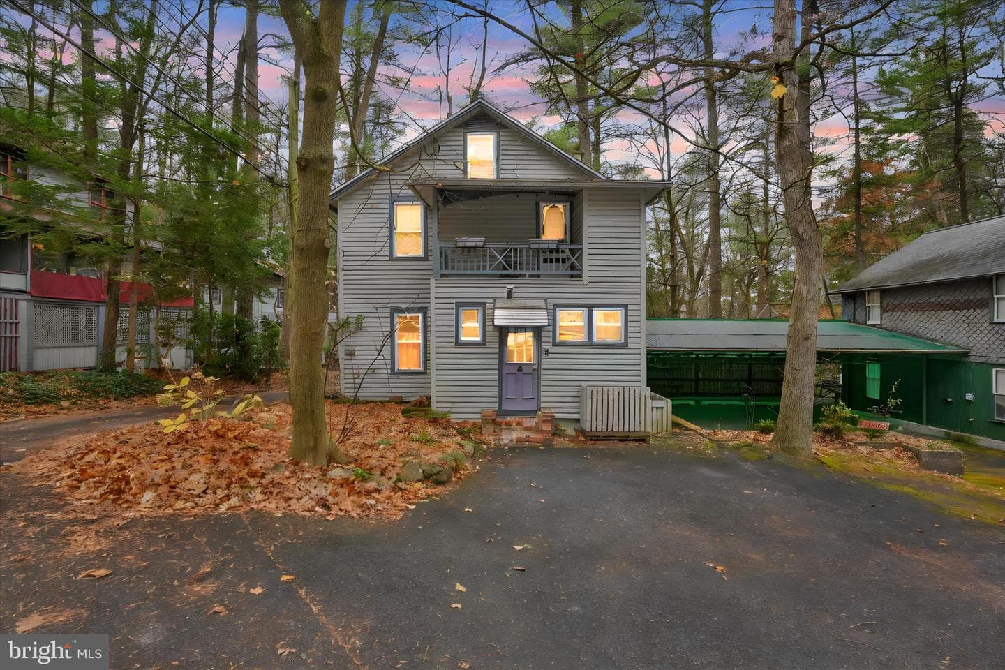 609 6th St photo 4