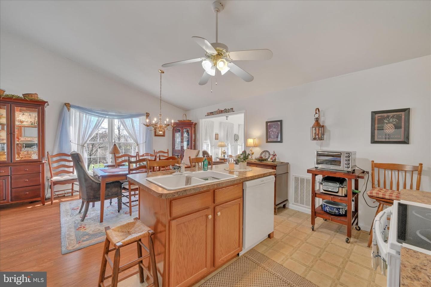 1592 Berry Drive photo 12