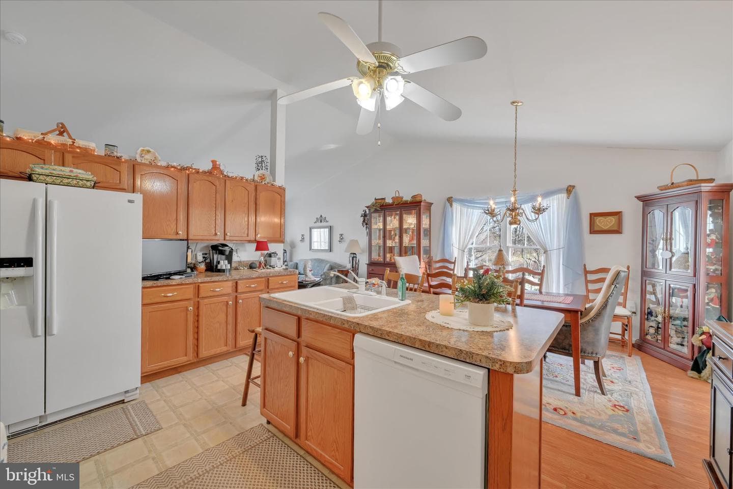 1592 Berry Drive photo 13