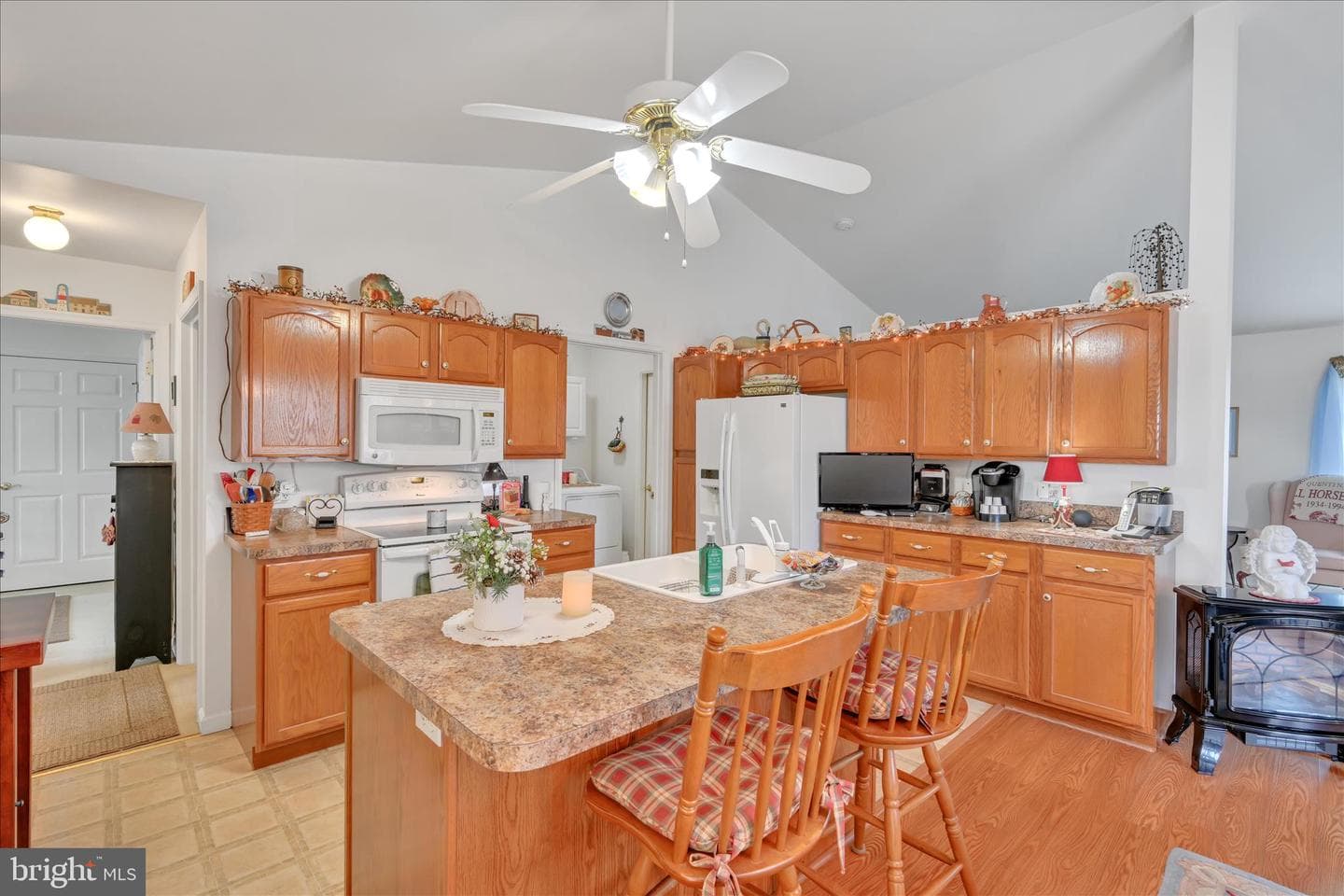 1592 Berry Drive photo 14