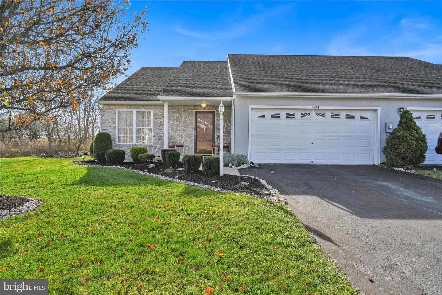 1592 Berry Drive photo 3