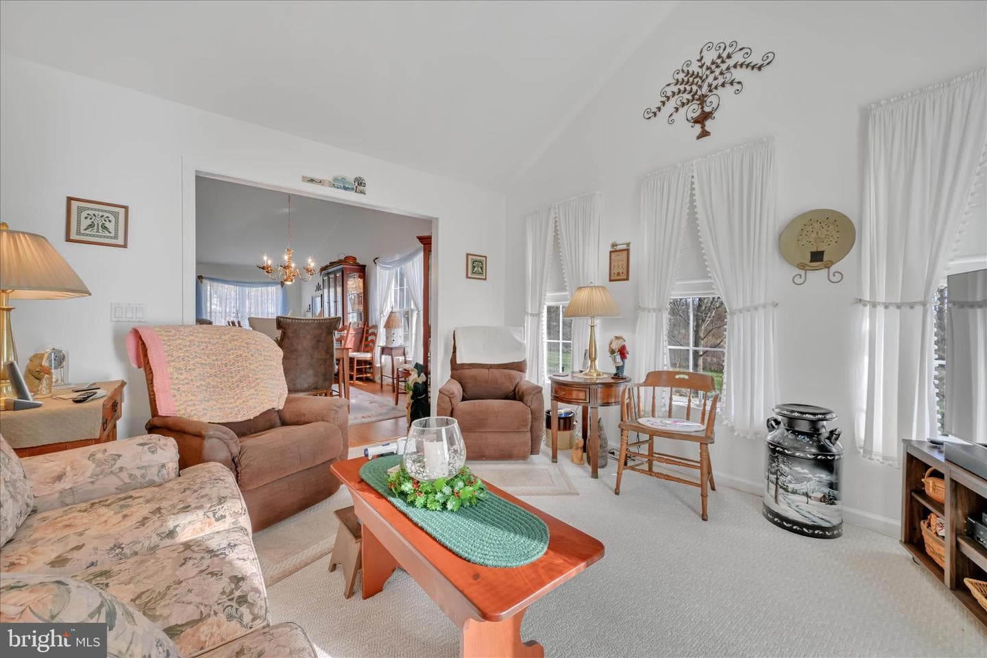 1592 Berry Drive photo 5