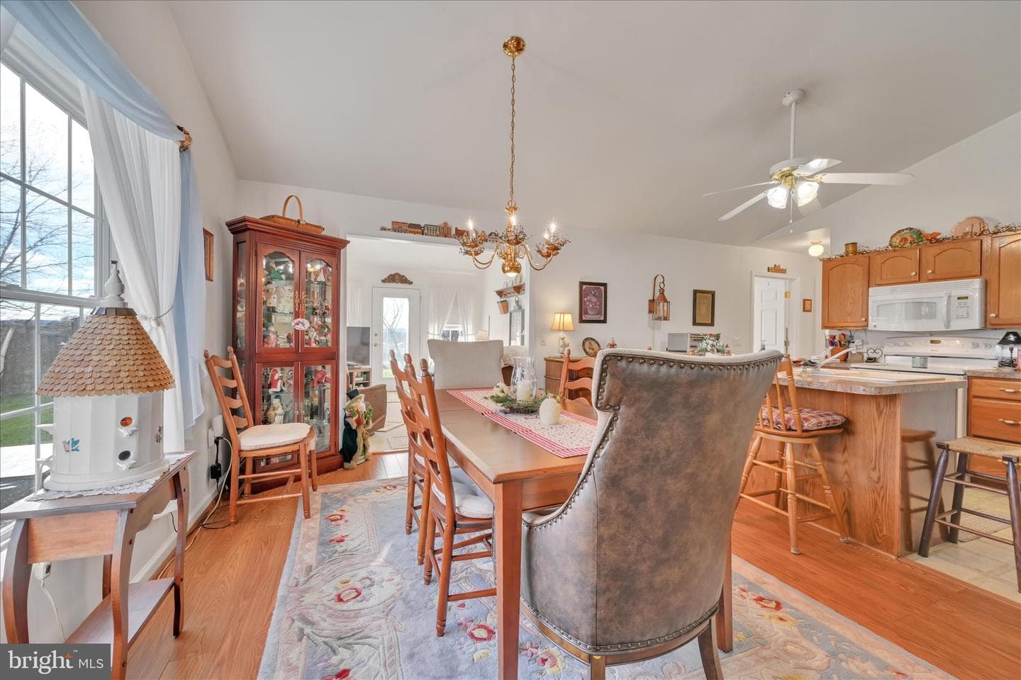 1592 Berry Drive photo 9