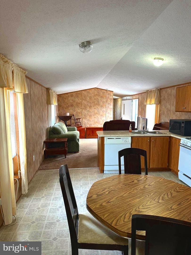 472 S Lancaster Street ##8 photo 4