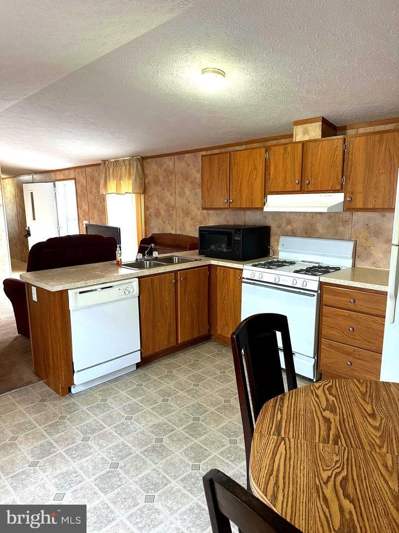 472 S Lancaster Street ##8 photo 5