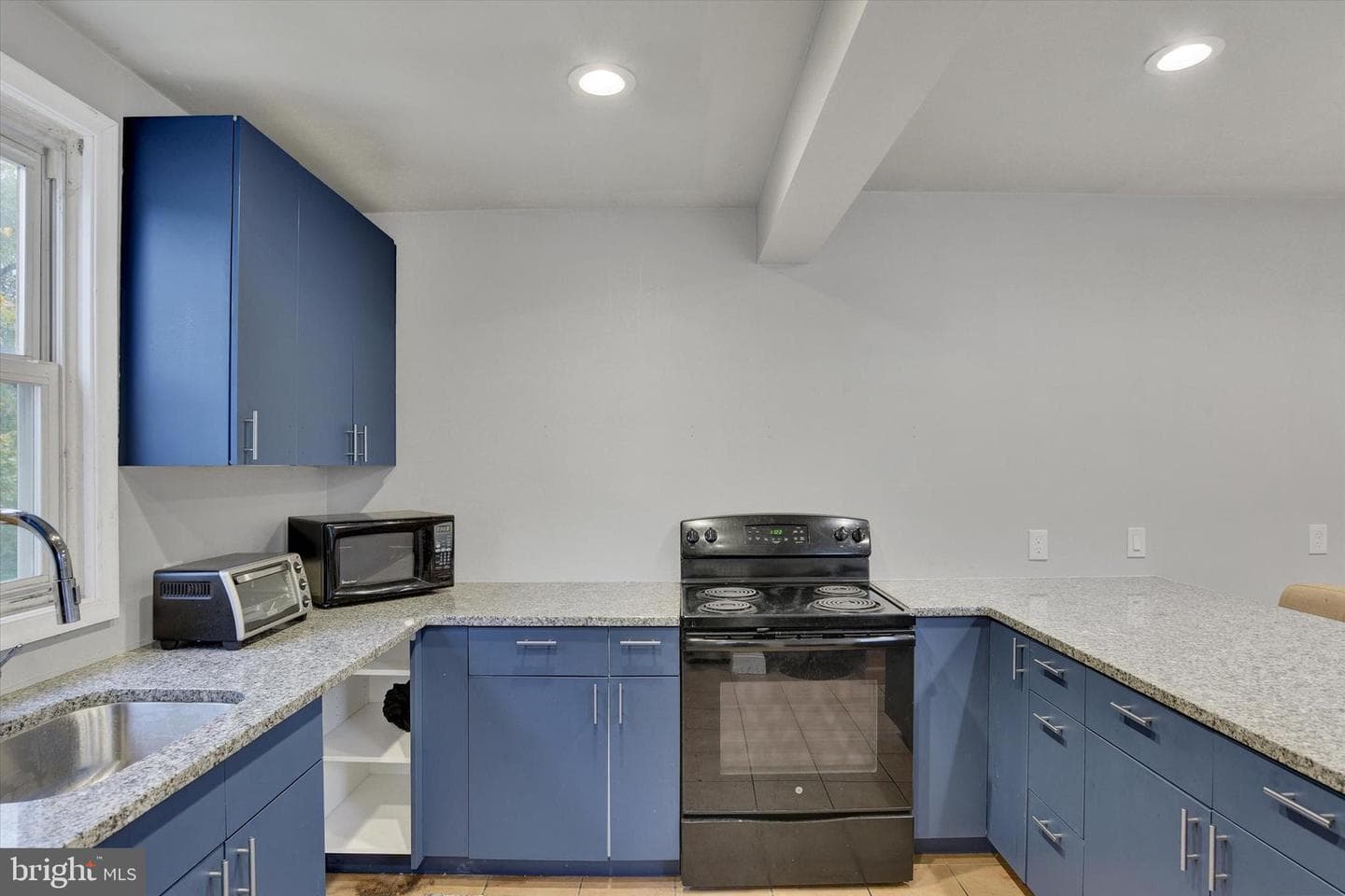 51 S Manheim Street photo 8