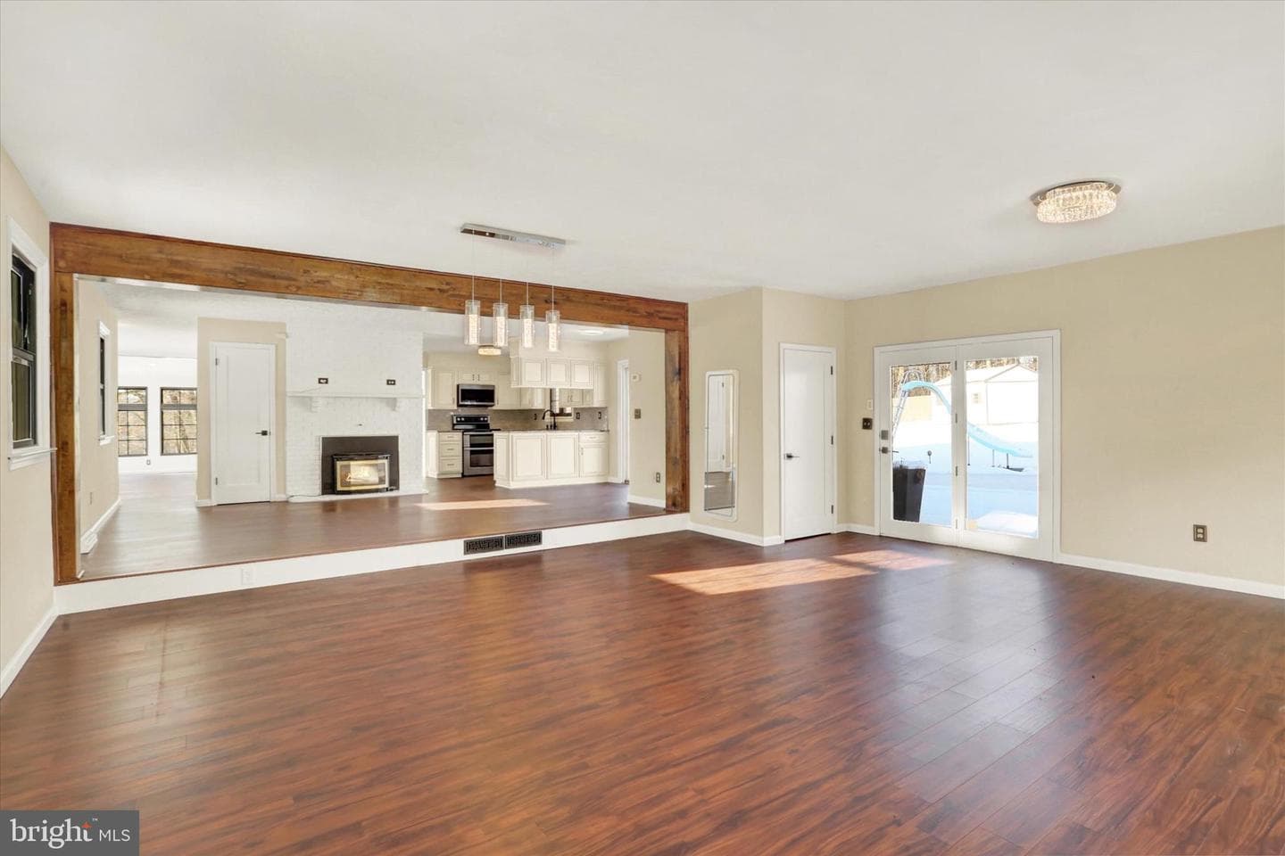 965 N College Street photo 32