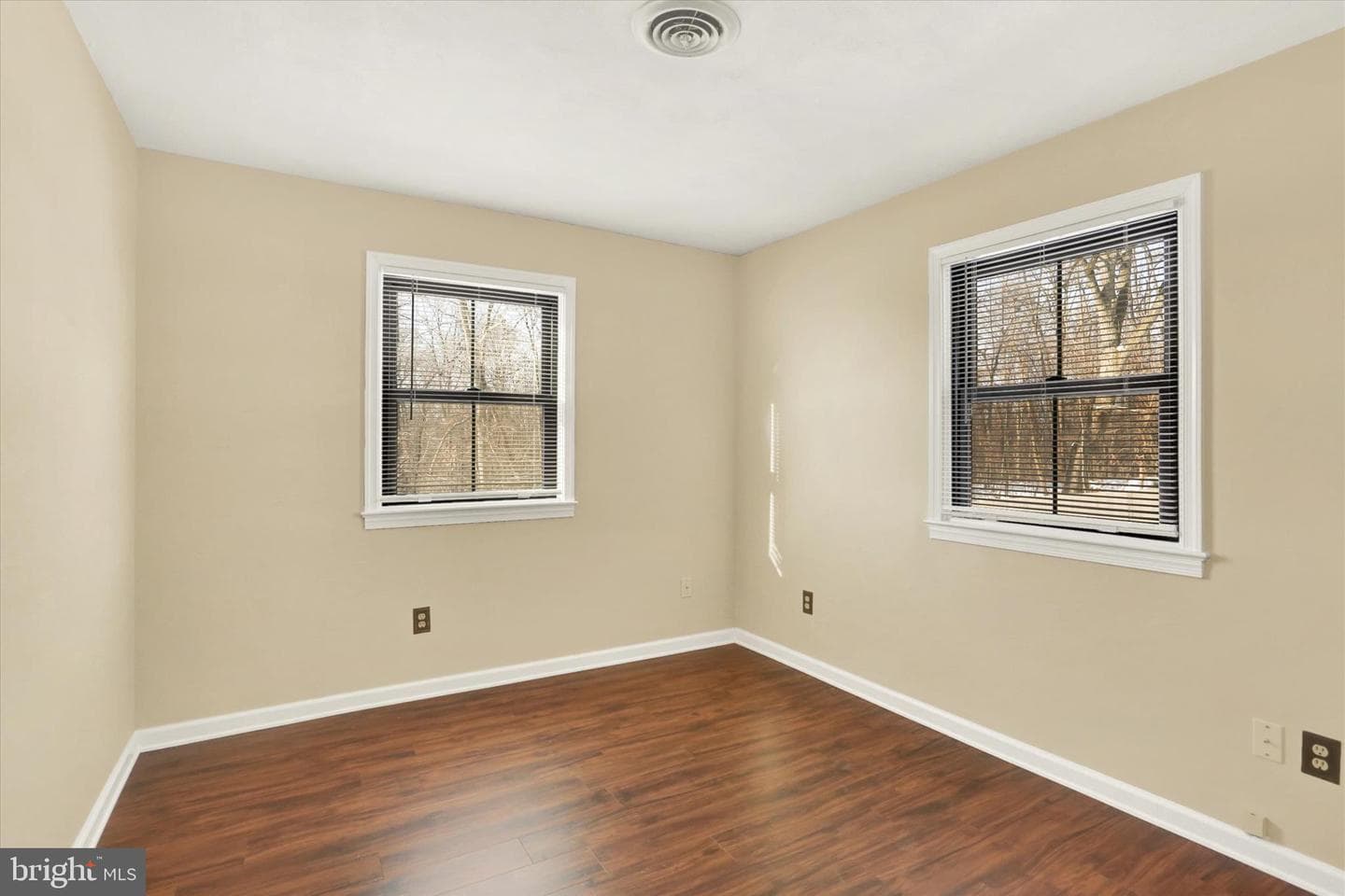 965 N College Street photo 39