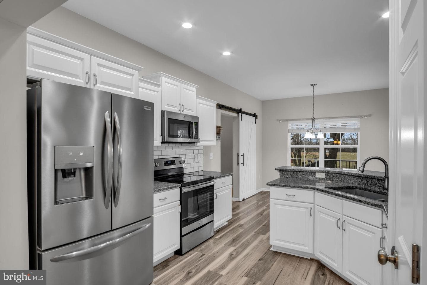 168 Parkside Drive photo 17