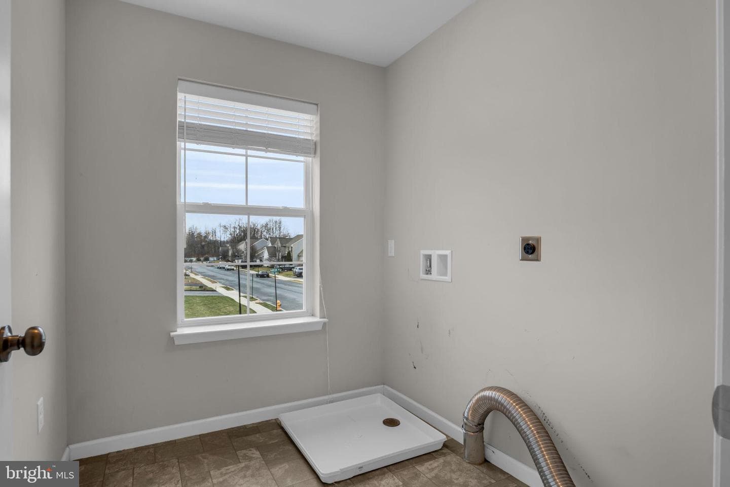 168 Parkside Drive photo 27