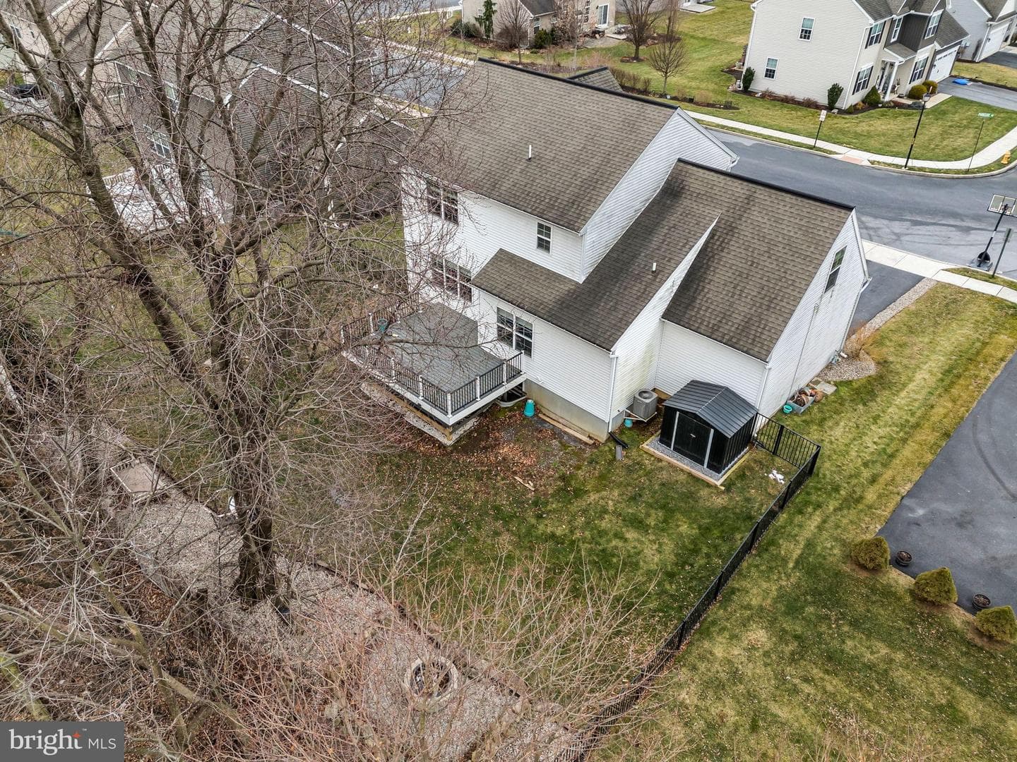 168 Parkside Drive photo 44