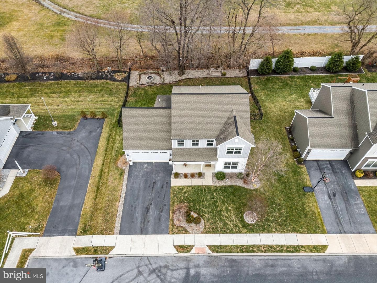 168 Parkside Drive photo 48