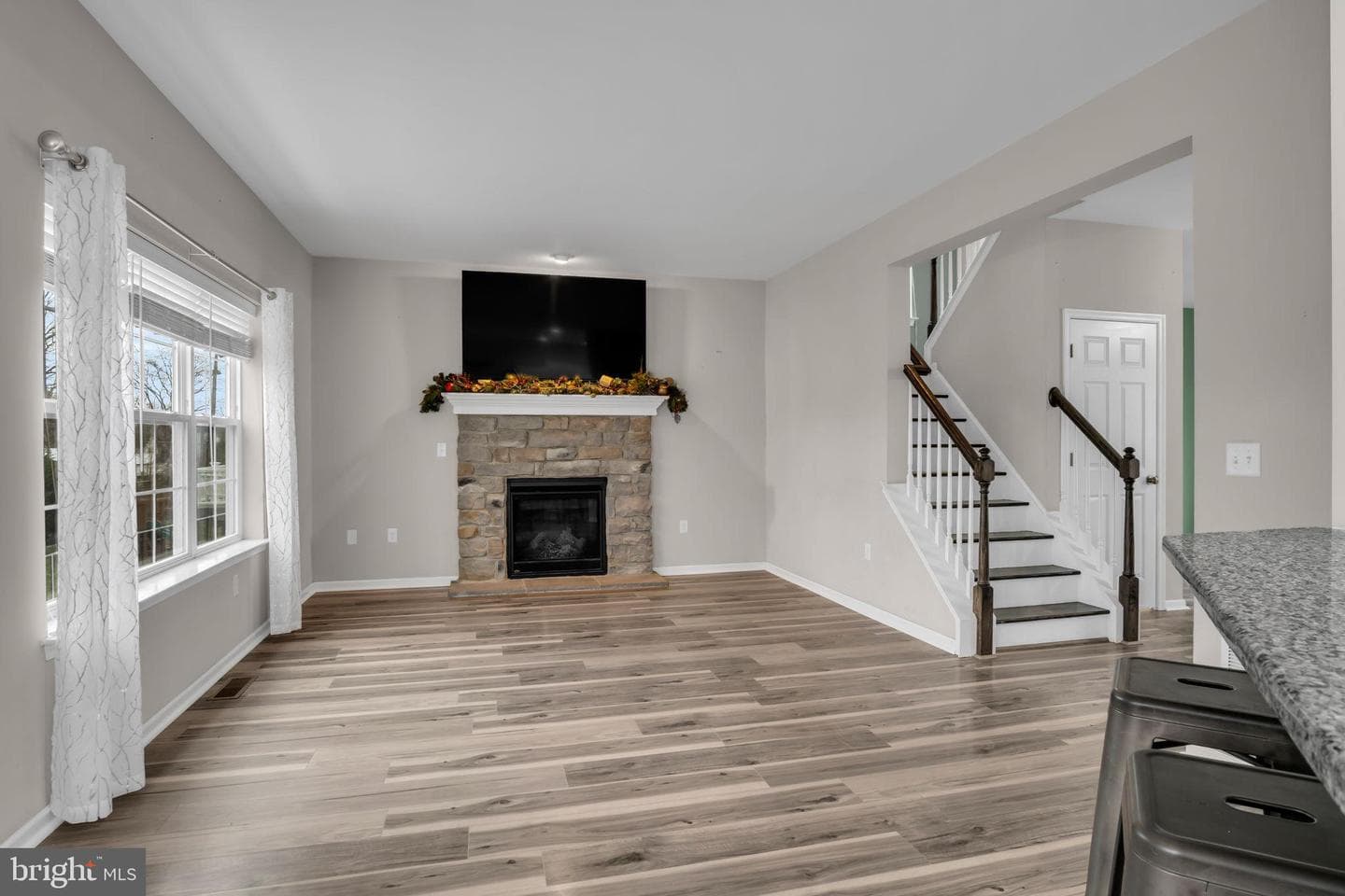 168 Parkside Drive photo 5