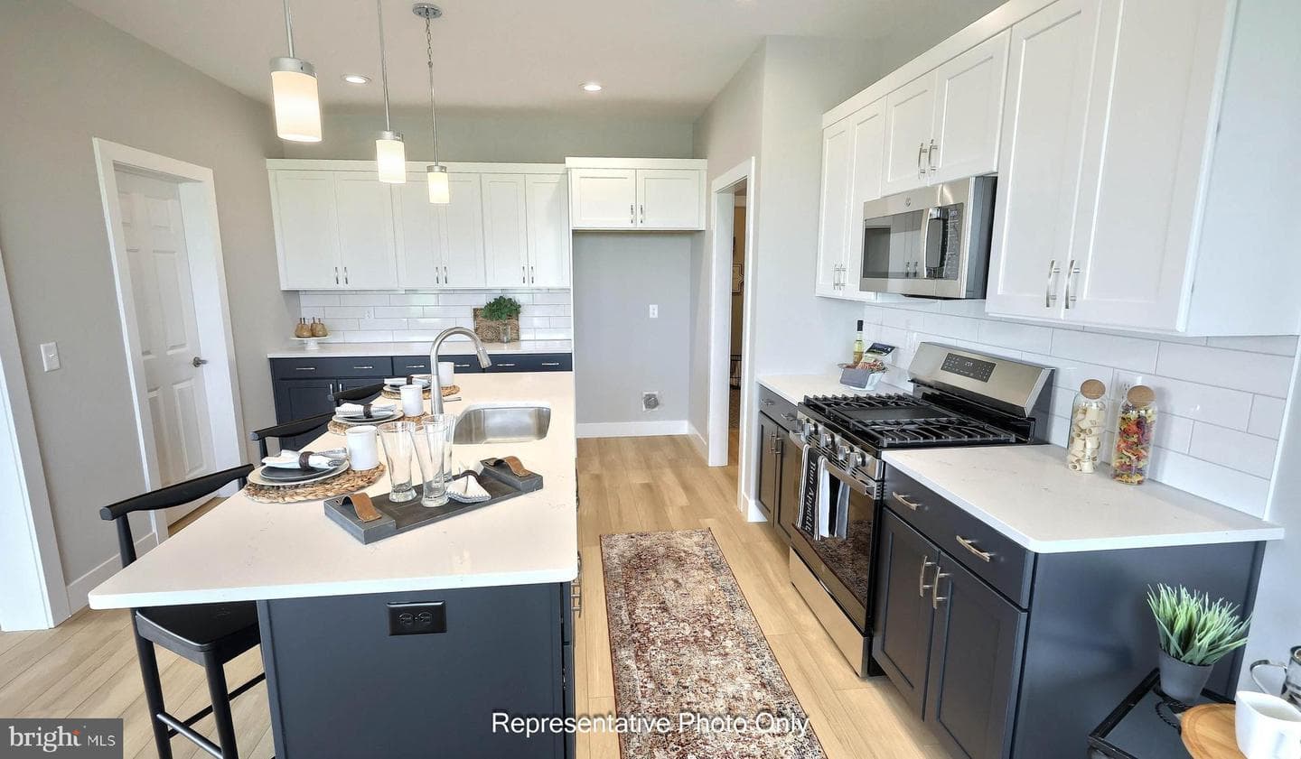 Stone Gate Boulevard photo 16