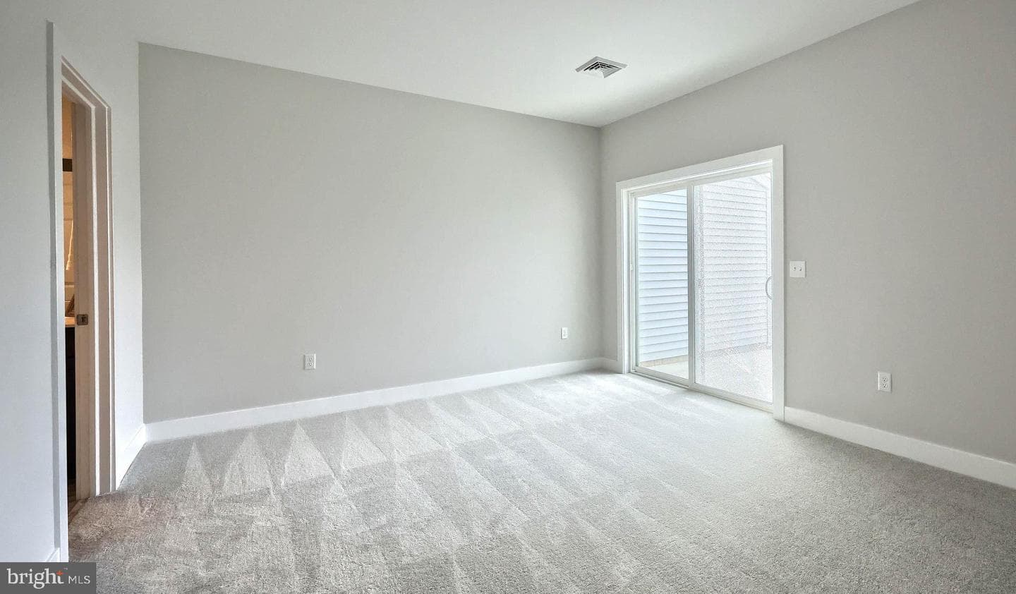 529 Stone Gate Boulevard photo 16