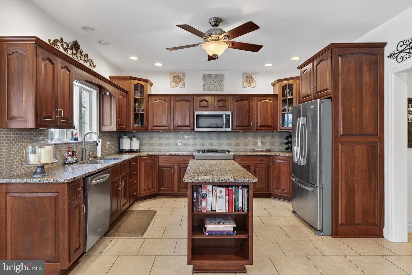 55 Lexington Dr photo 22