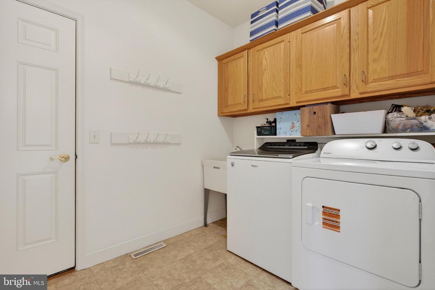 55 Lexington Dr photo 29