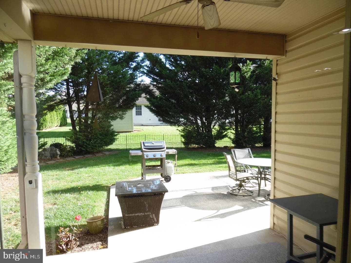 325 Charles Street photo 12