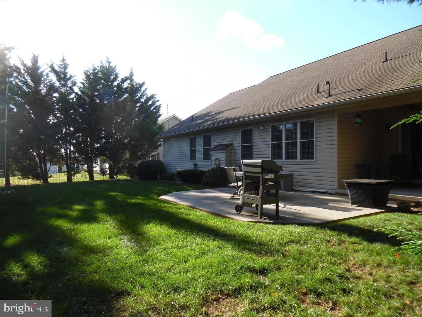 325 Charles Street photo 2