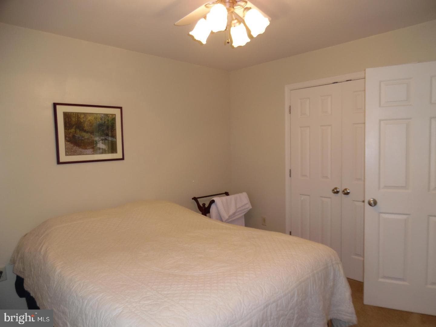 325 Charles Street photo 20