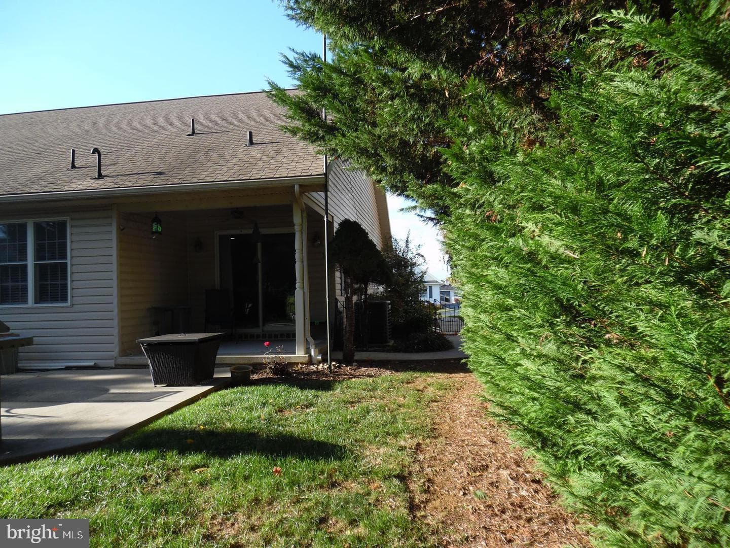 325 Charles Street photo 38