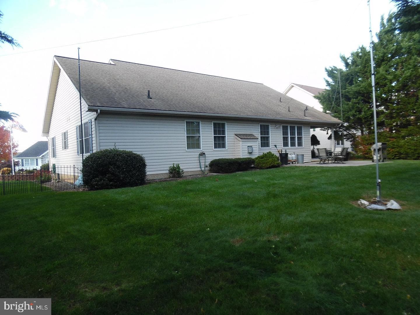 325 Charles Street photo 43