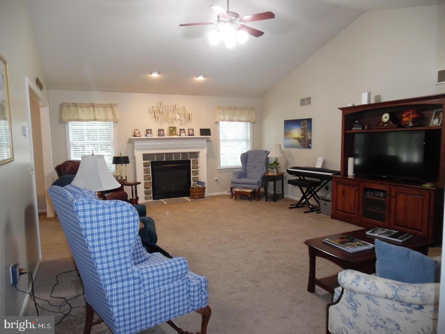 325 Charles Street photo 5