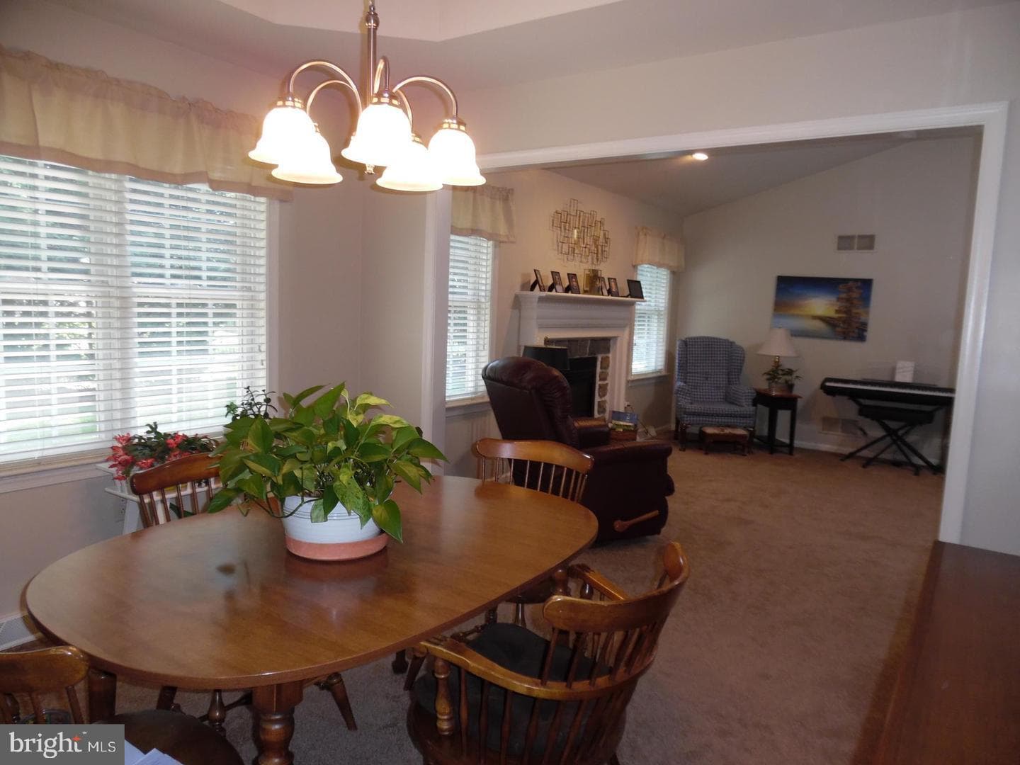 325 Charles Street photo 9