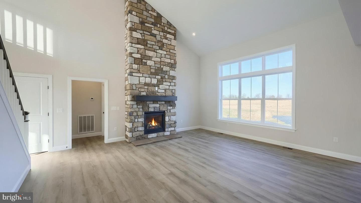 122 Alexandria Drive photo 23