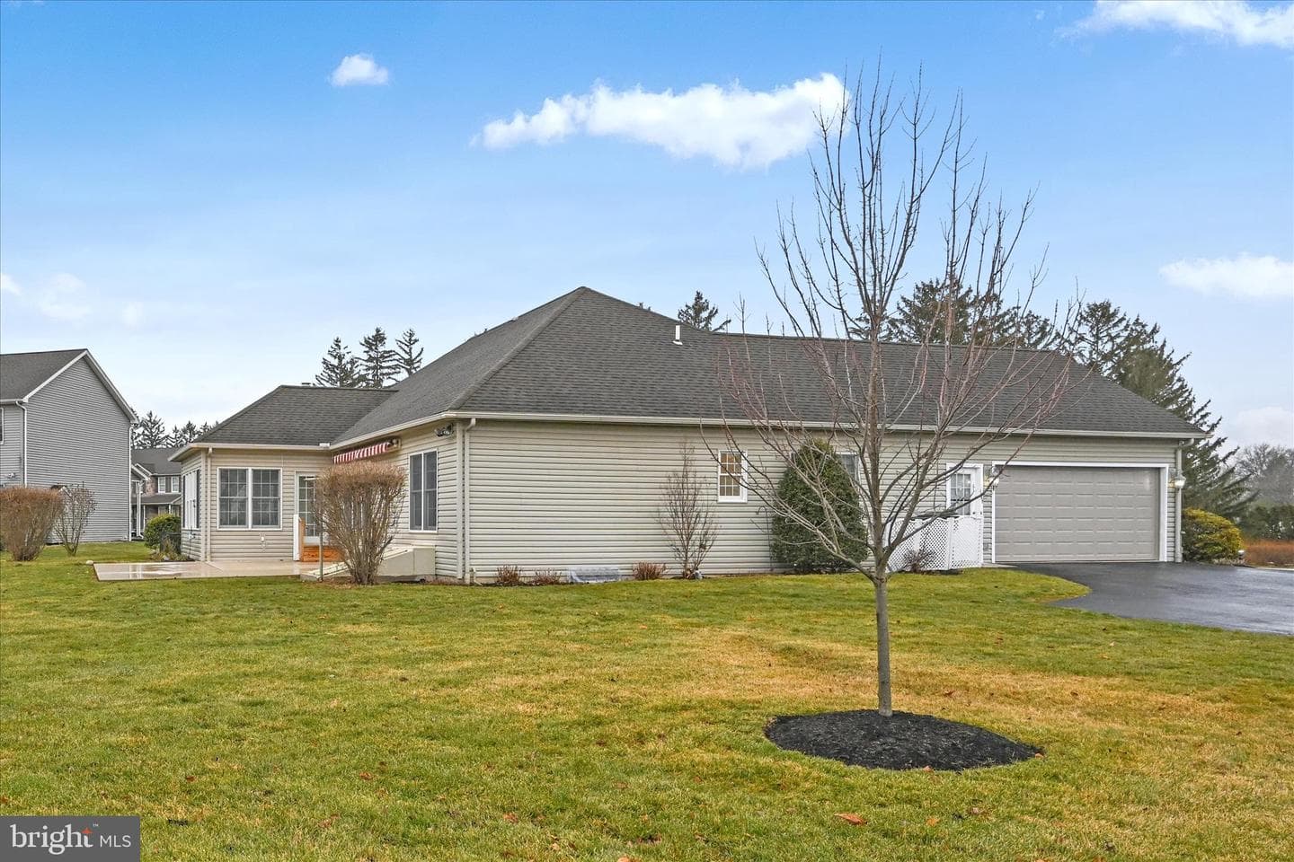 800 Victoria Lane photo 15