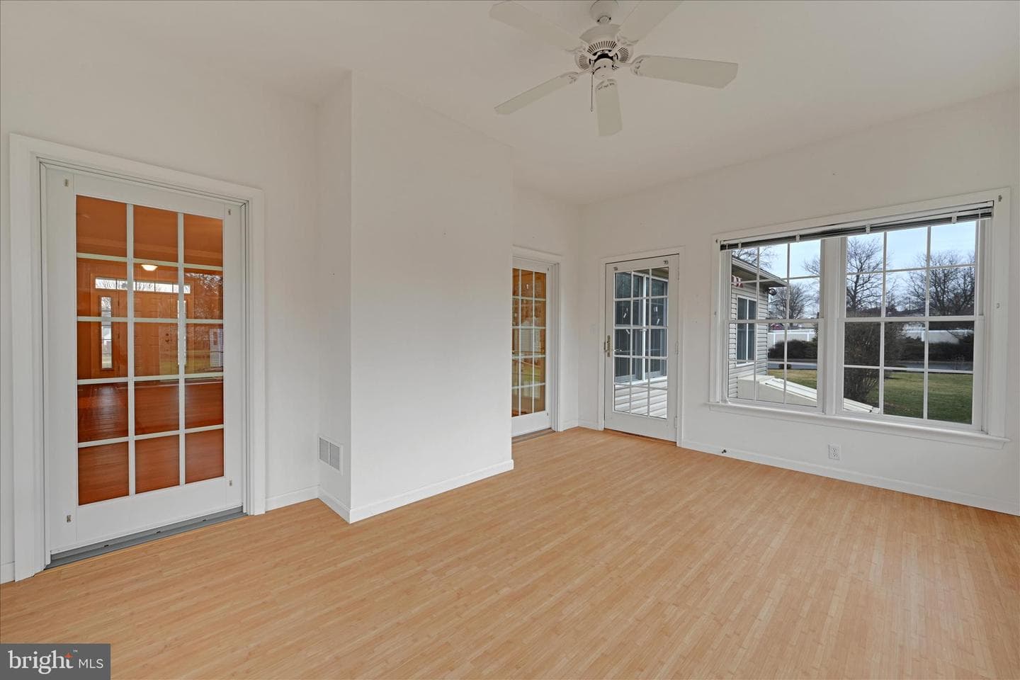 800 Victoria Lane photo 23