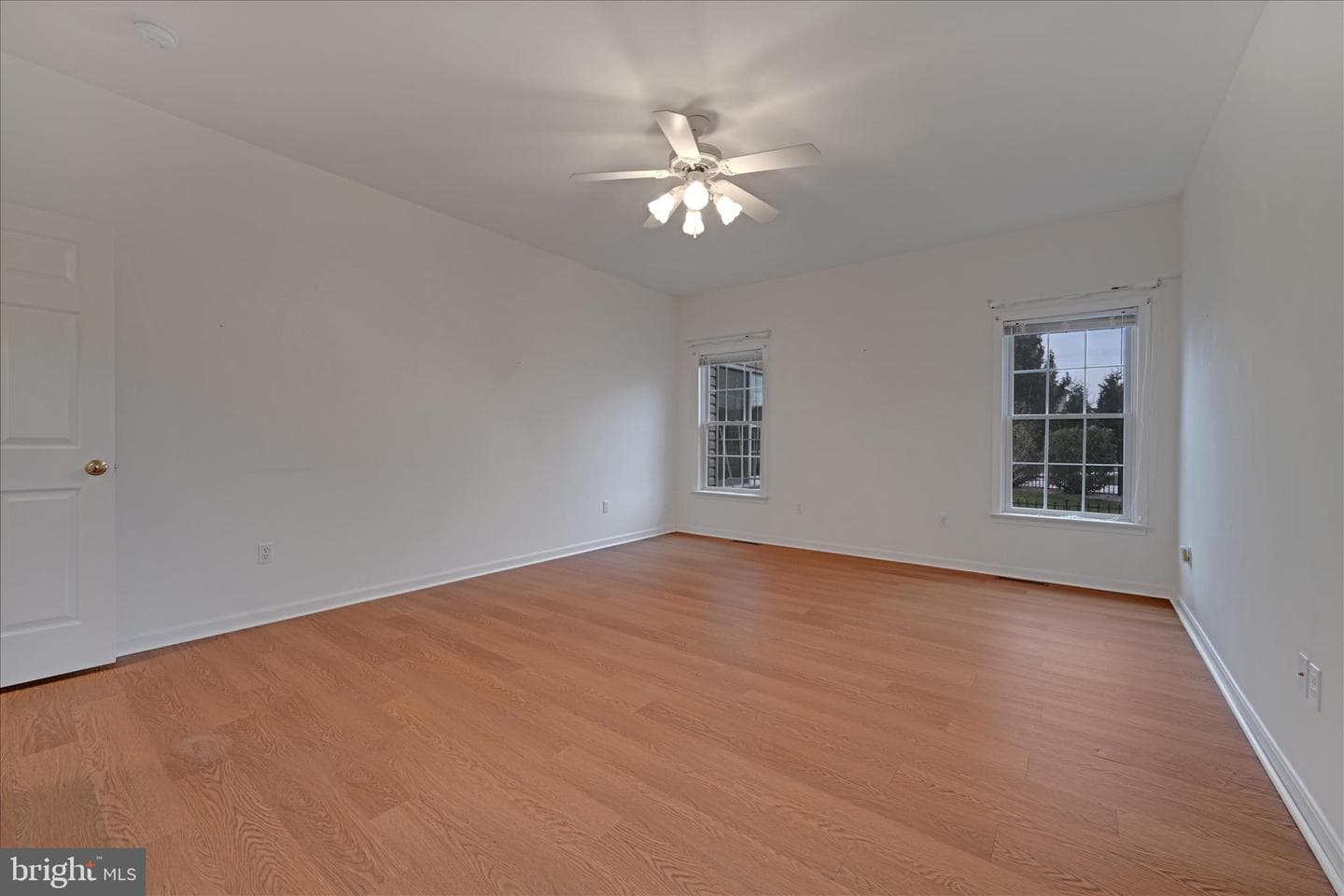 800 Victoria Lane photo 26