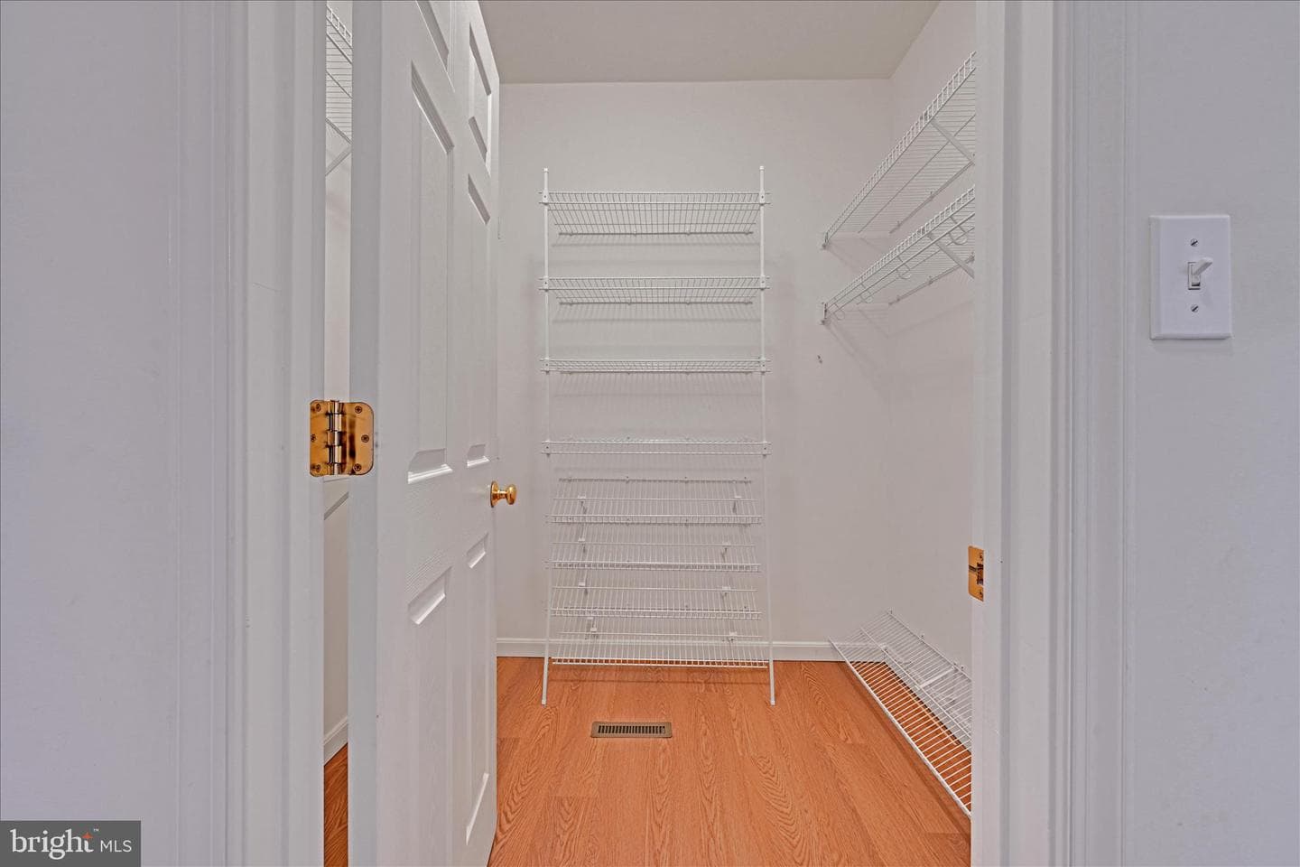 800 Victoria Lane photo 30