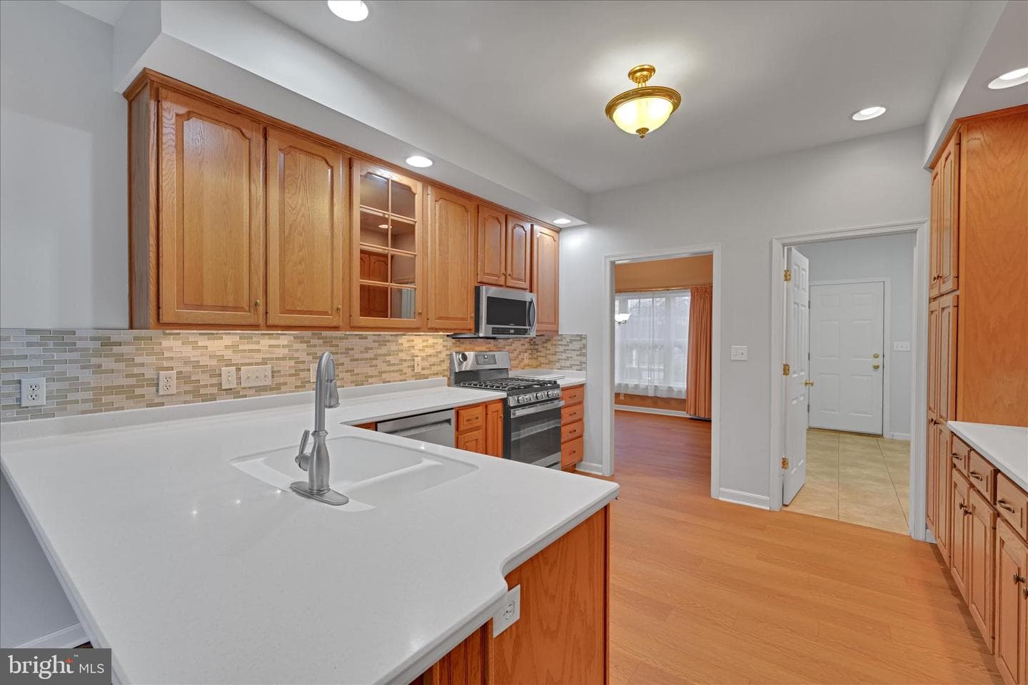 800 Victoria Lane photo 31
