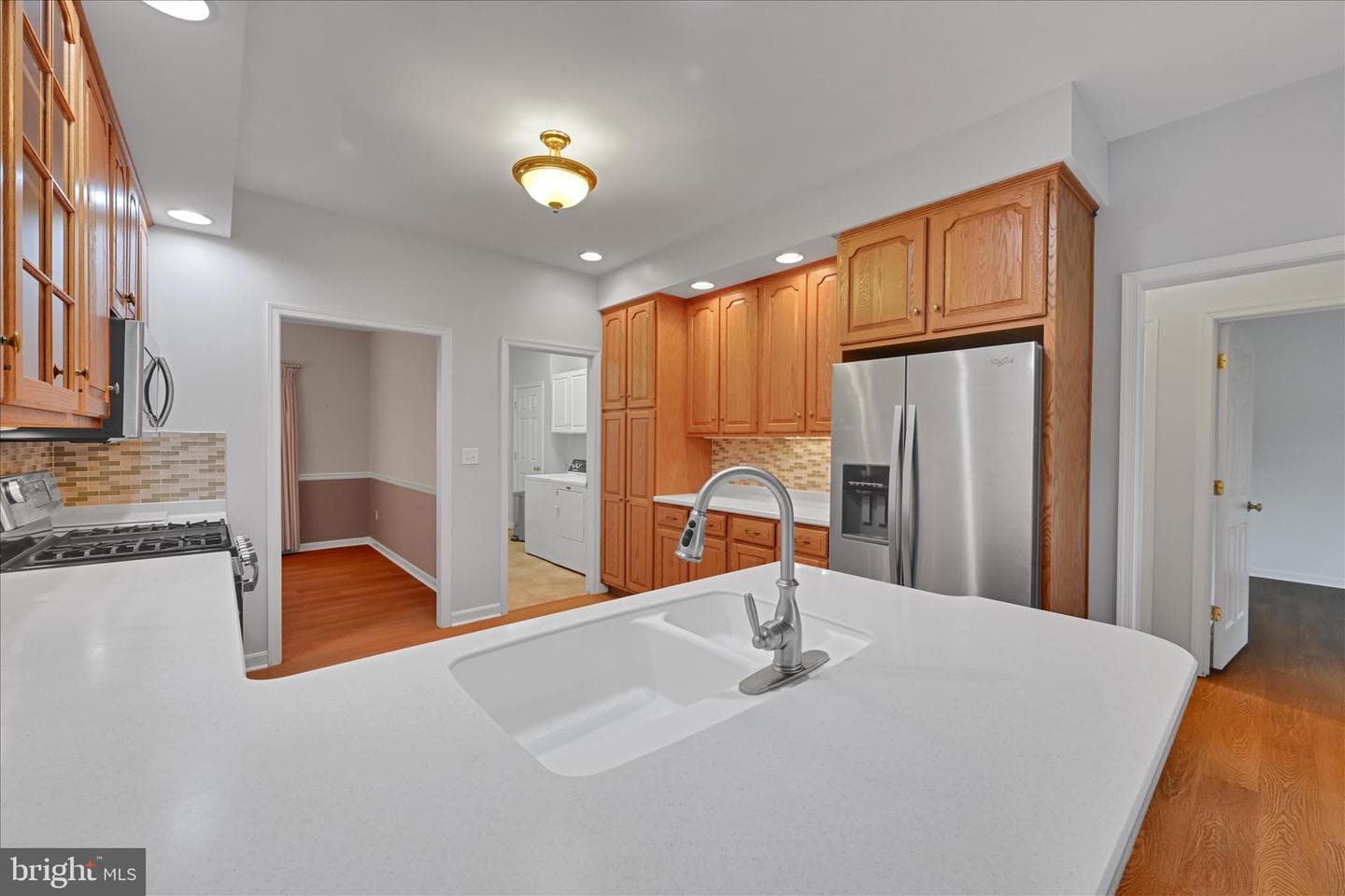 800 Victoria Lane photo 32