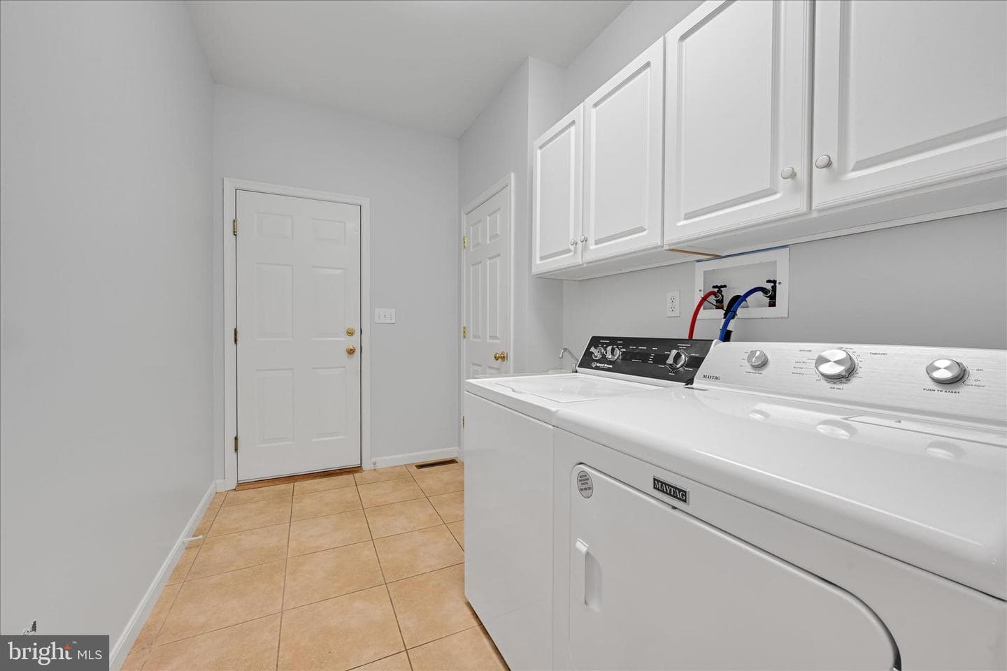 800 Victoria Lane photo 36