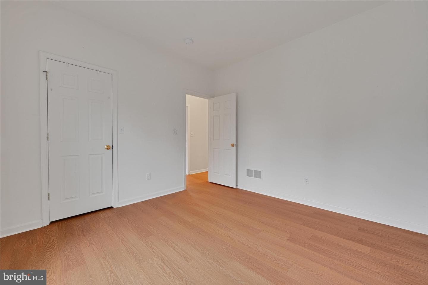 800 Victoria Lane photo 38