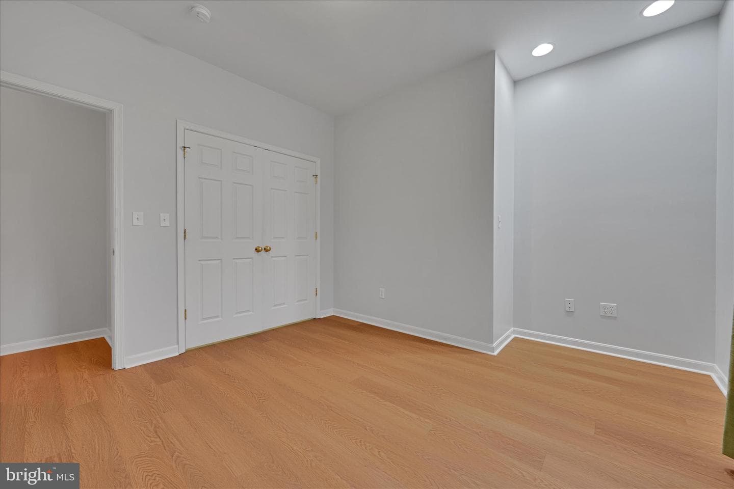 800 Victoria Lane photo 41