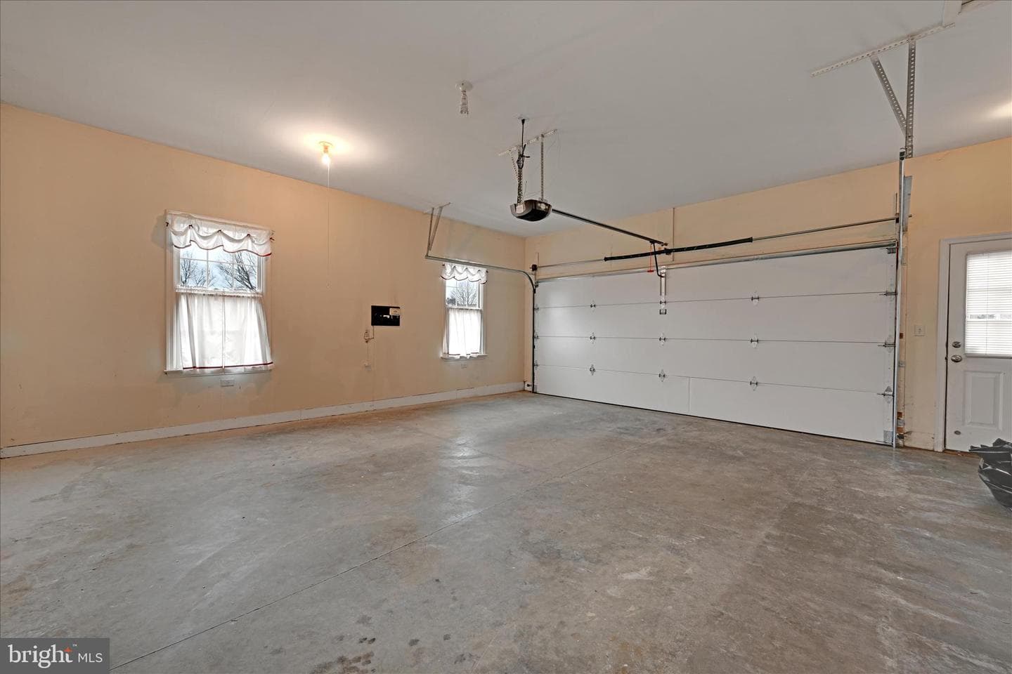 800 Victoria Lane photo 44