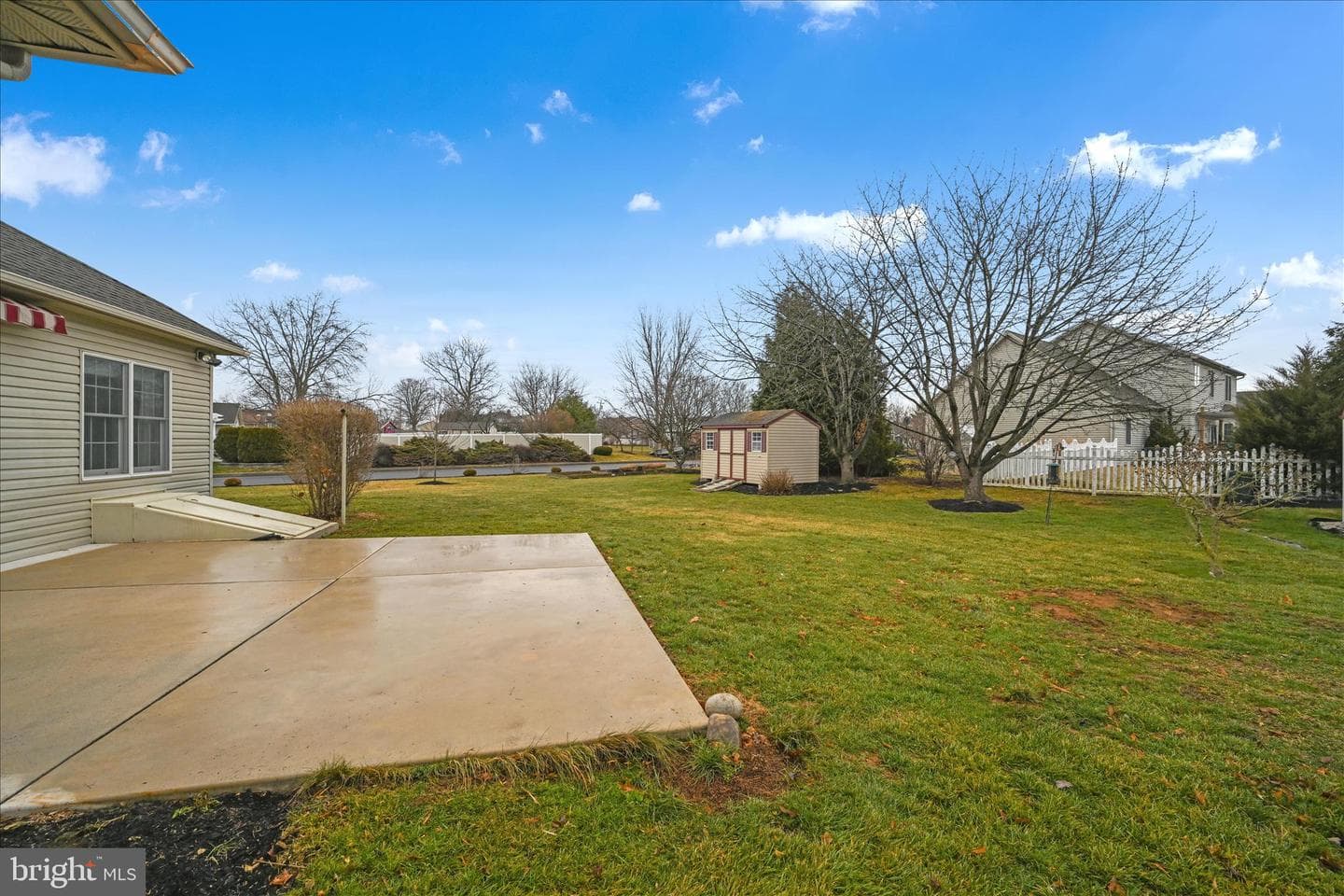 800 Victoria Lane photo 47