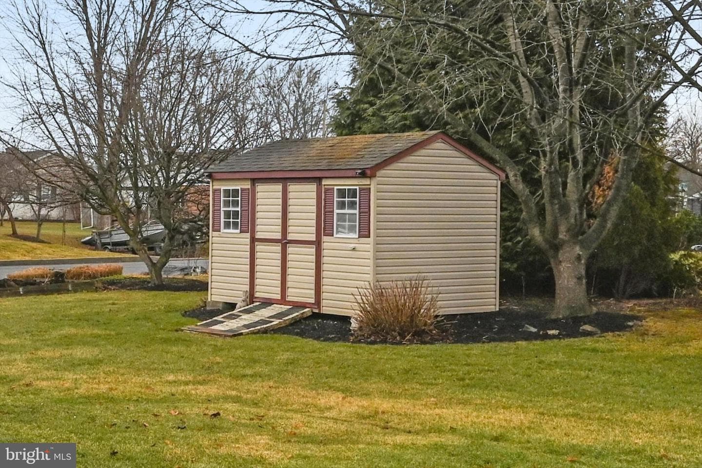 800 Victoria Lane photo 48