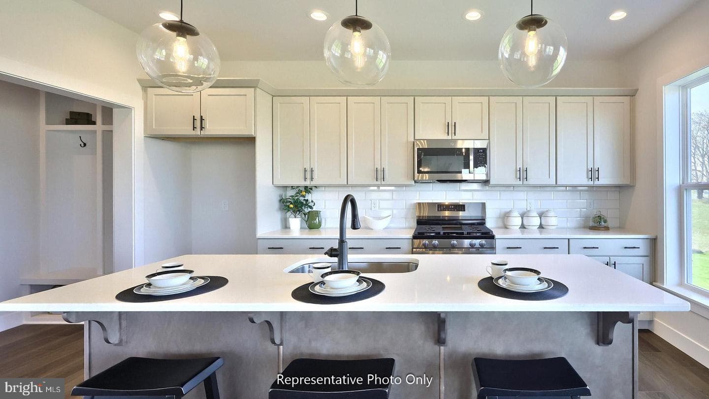 37 Canterbury Lane photo 12
