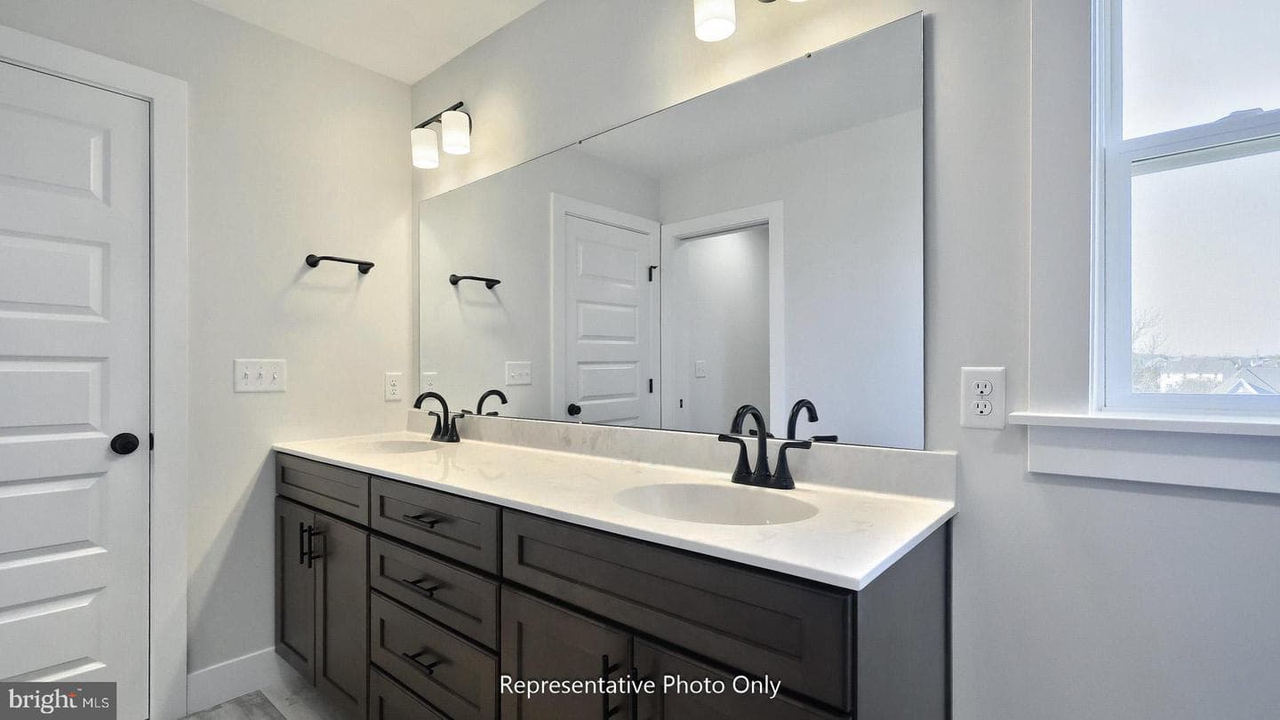37 Canterbury Lane photo 24