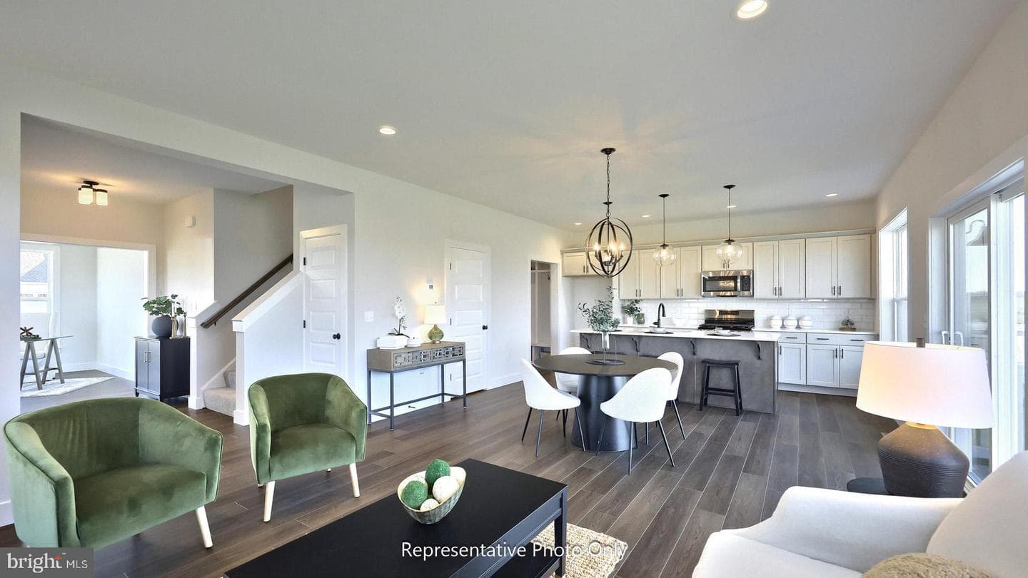 37 Canterbury Lane photo 7