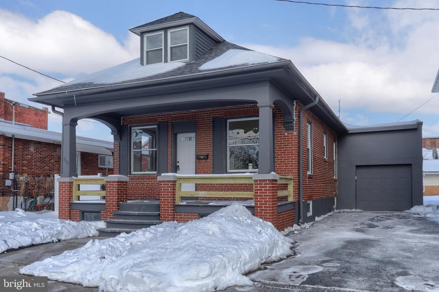 207 E Lehman Street