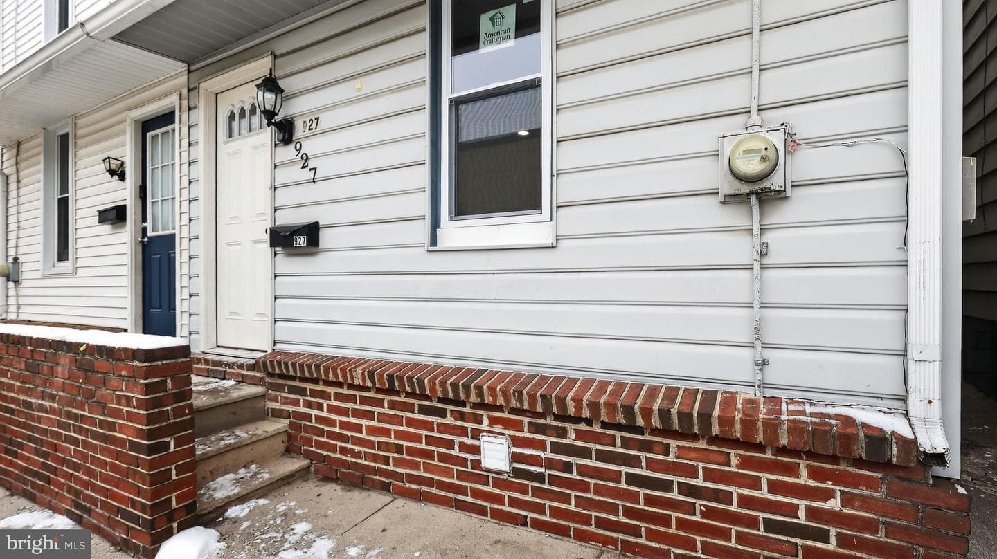 927 Elizabeth Street photo 2